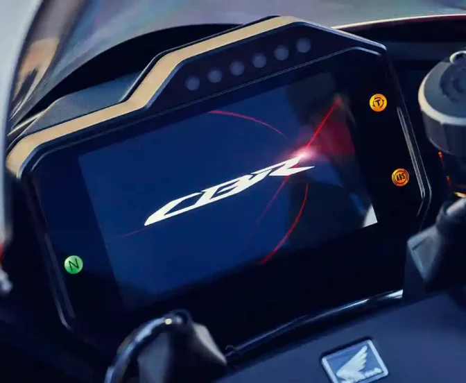2024-CBR1000RR-R_FIREBLADE_SP_LOCATION_1368-5_L_11zon_0 2024-CBR1000RR-R_FIREBLADE_SP_LOCATION_1368-5_L_11zon_0