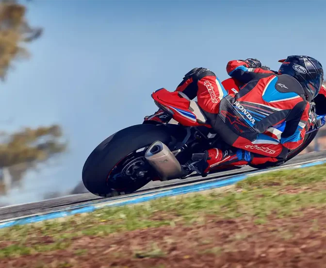 2024-CBR1000RR-R_FIREBLADE_SP_LOCATION_3199_L copiar_5_11zon 2024-CBR1000RR-R_FIREBLADE_SP_LOCATION_3199_L copiar_5_11zon