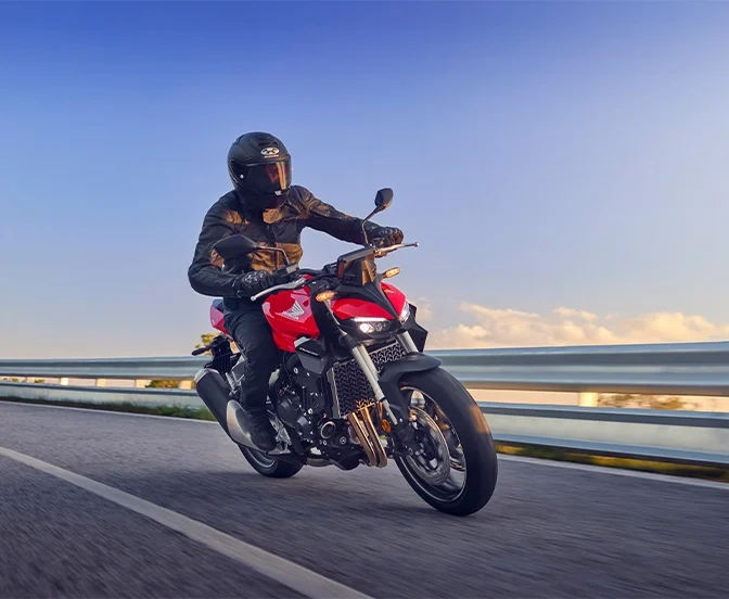 2025-CB1000HORNET_Location_Action_0108_L_Tecnologia – Versão Standard 2025-CB1000HORNET_Location_Action_0108_L_Tecnologia - Versão Standard