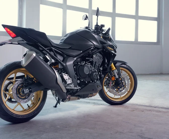 2025-CB1000HORNET_SP_Location_Accy_Sport_Pack_Static_0054_L_Segurança – Versão SP 2025-CB1000HORNET_SP_Location_Accy_Sport_Pack_Static_0054_L_Segurança - Versão SP